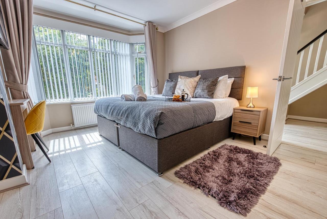 Elegant 5 Bed House - Sleeps 9, Central Solihull, Nec, Jlr, Hs2, Resorts World, Airport Business And Leisure Stays, Экстерьер фото