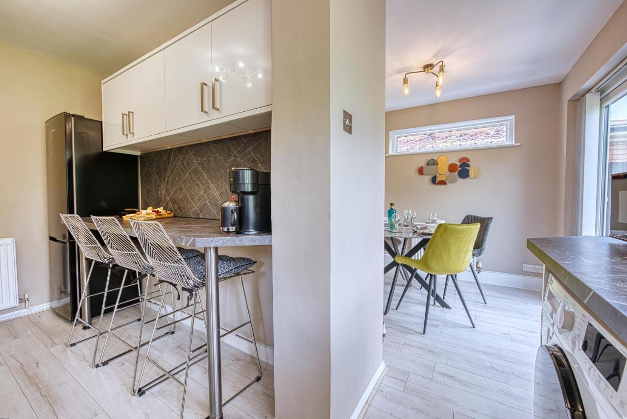Elegant 5 Bed House - Sleeps 9, Central Solihull, Nec, Jlr, Hs2, Resorts World, Airport Business And Leisure Stays, Экстерьер фото