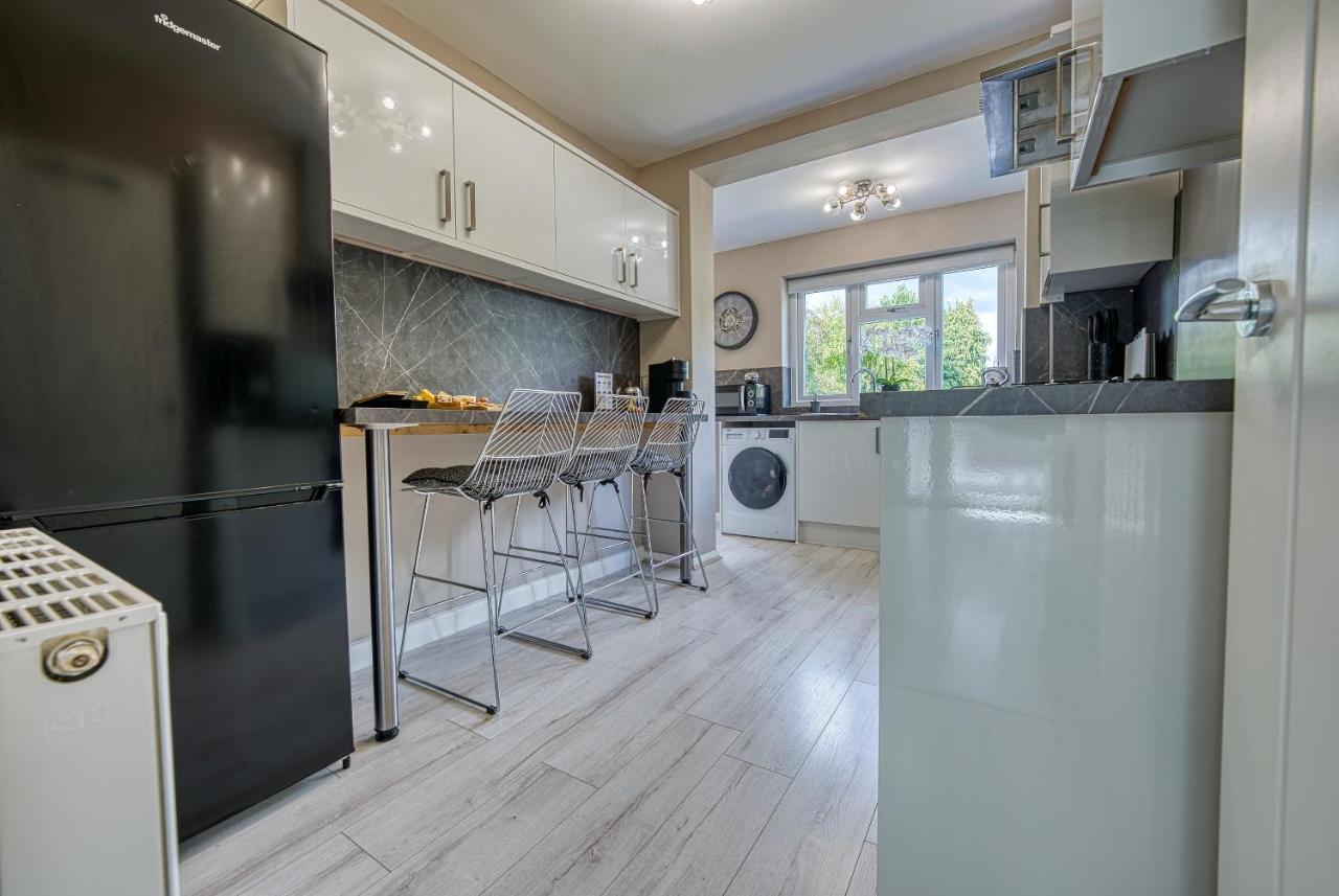 Elegant 5 Bed House - Sleeps 9, Central Solihull, Nec, Jlr, Hs2, Resorts World, Airport Business And Leisure Stays, Экстерьер фото