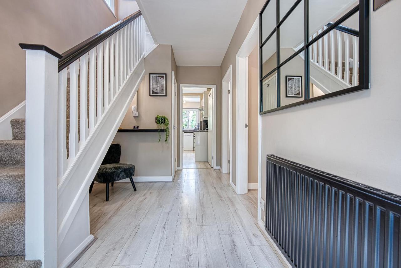 Elegant 5 Bed House - Sleeps 9, Central Solihull, Nec, Jlr, Hs2, Resorts World, Airport Business And Leisure Stays, Экстерьер фото