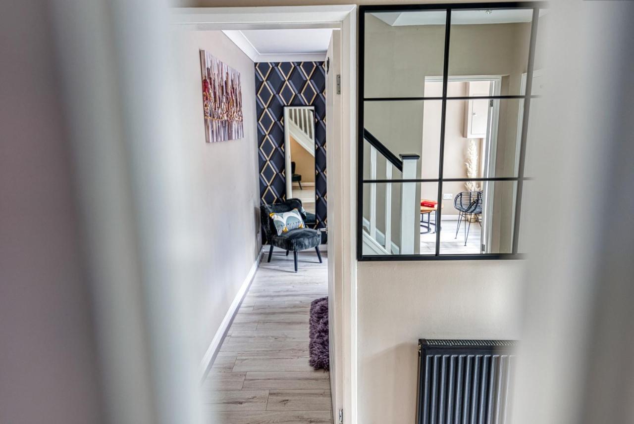 Elegant 5 Bed House - Sleeps 9, Central Solihull, Nec, Jlr, Hs2, Resorts World, Airport Business And Leisure Stays, Экстерьер фото