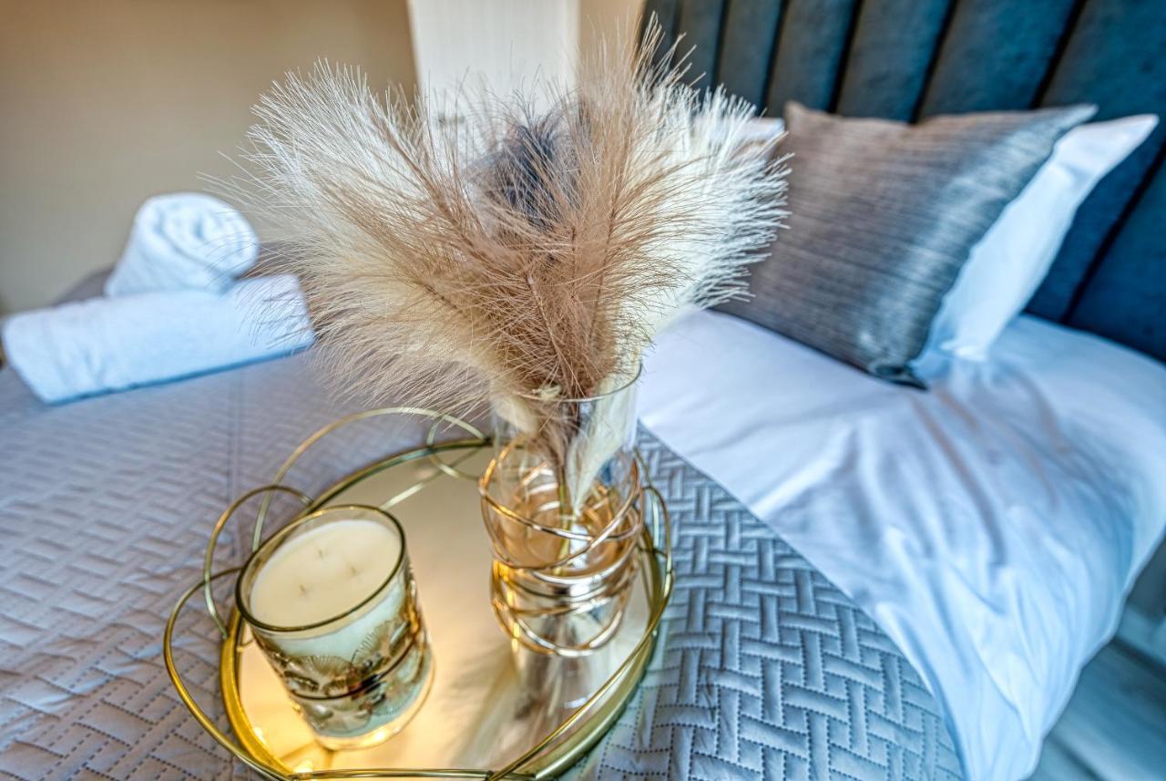 Elegant 5 Bed House - Sleeps 9, Central Solihull, Nec, Jlr, Hs2, Resorts World, Airport Business And Leisure Stays, Экстерьер фото