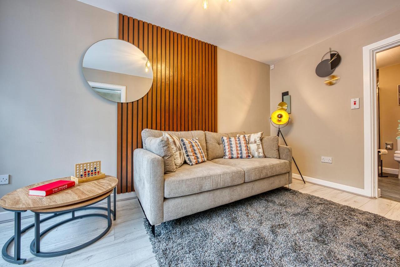 Elegant 5 Bed House - Sleeps 9, Central Solihull, Nec, Jlr, Hs2, Resorts World, Airport Business And Leisure Stays, Экстерьер фото