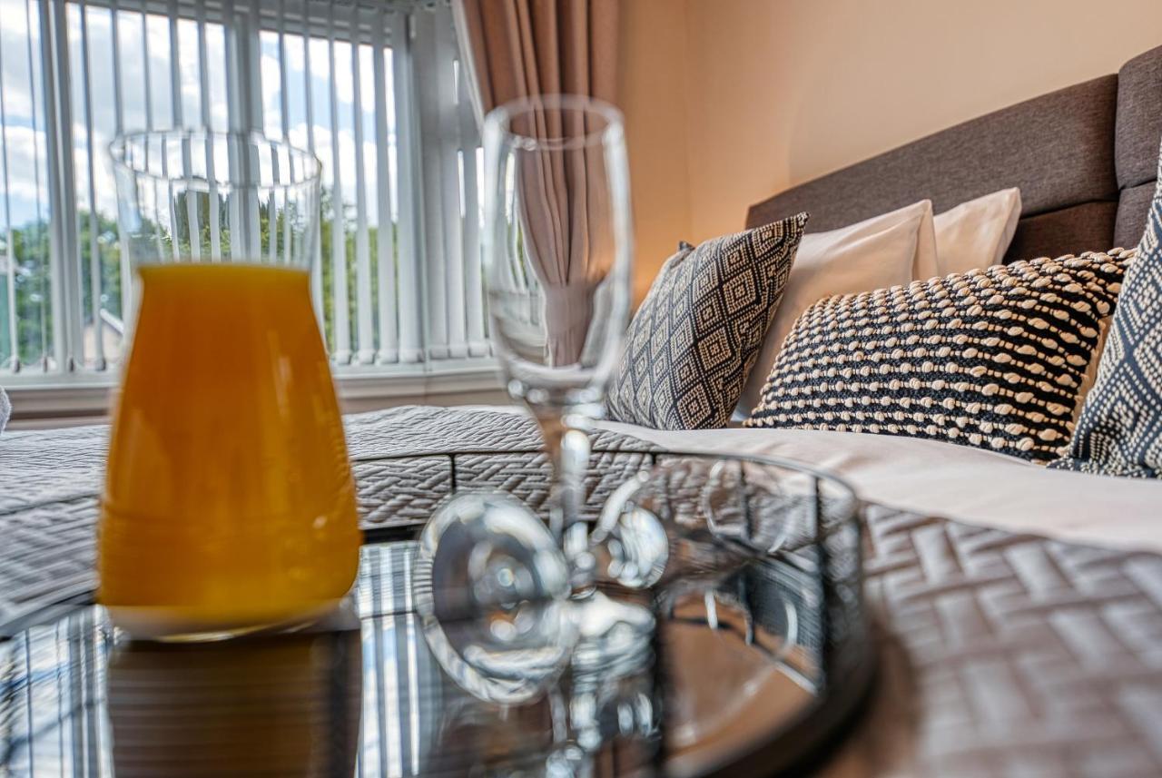 Elegant 5 Bed House - Sleeps 9, Central Solihull, Nec, Jlr, Hs2, Resorts World, Airport Business And Leisure Stays, Экстерьер фото