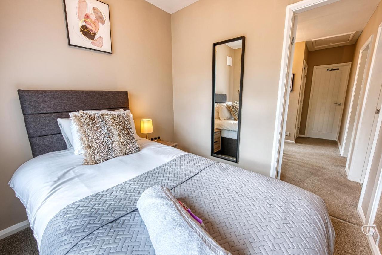 Elegant 5 Bed House - Sleeps 9, Central Solihull, Nec, Jlr, Hs2, Resorts World, Airport Business And Leisure Stays, Экстерьер фото